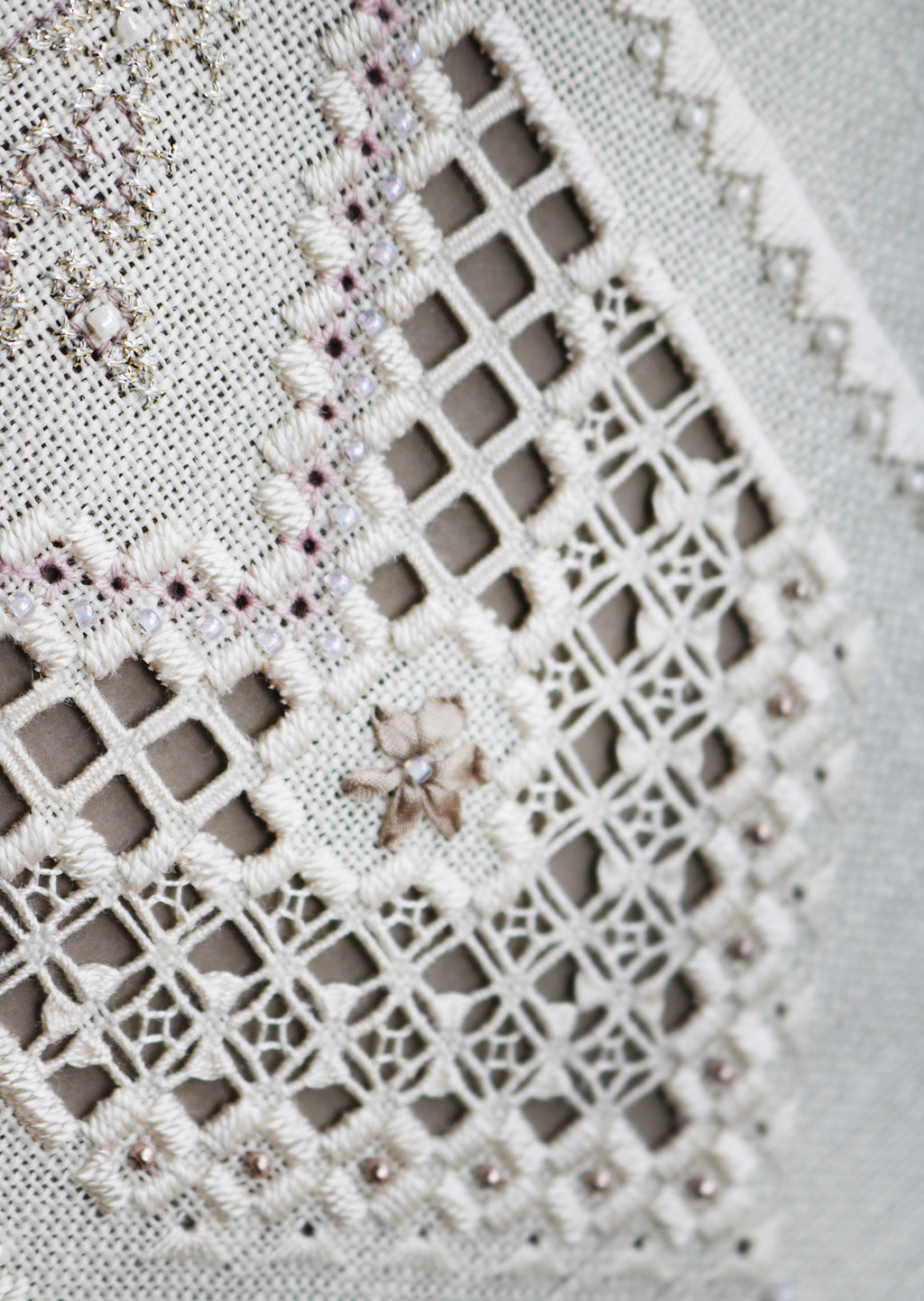 Heirloom Anniversary Sampler - Embroidery and Cross Stitch Pattern