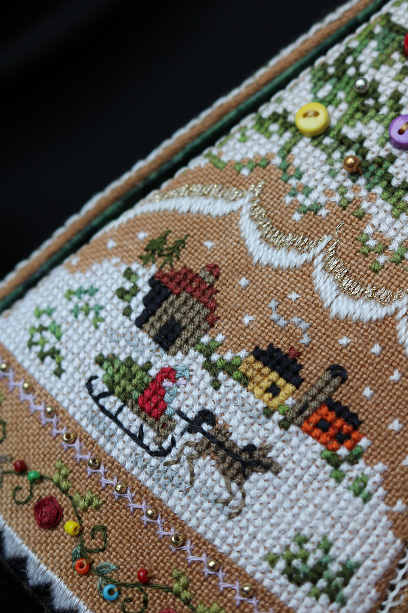 Gingerbread Tree Etui  - Gingerbread Village - Christmas Embroidery and Cross Stitch Pattern