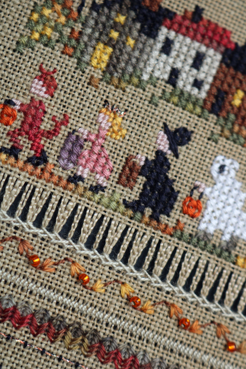 Trick or treat cross stitch pattern Halloween cross stitch -  Portugal