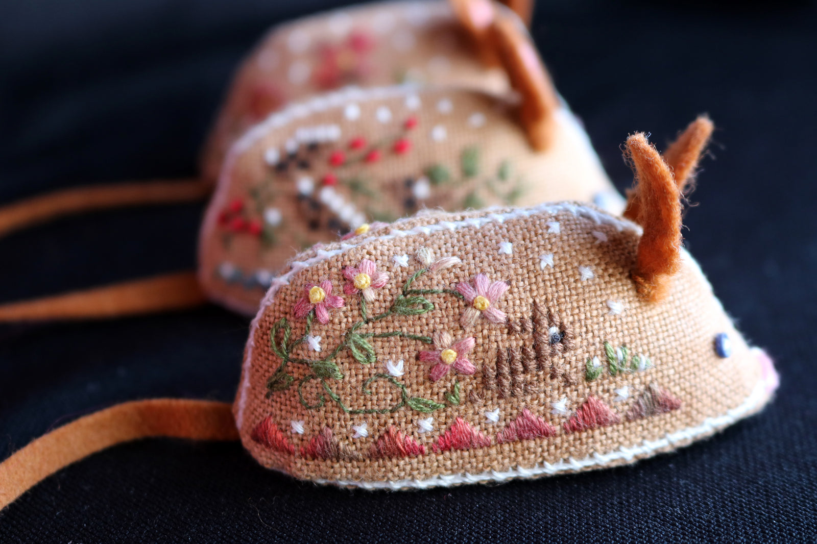 Gingerbread Mice - Ornaments - Christmas Embroidery and Cross Stitch P ...